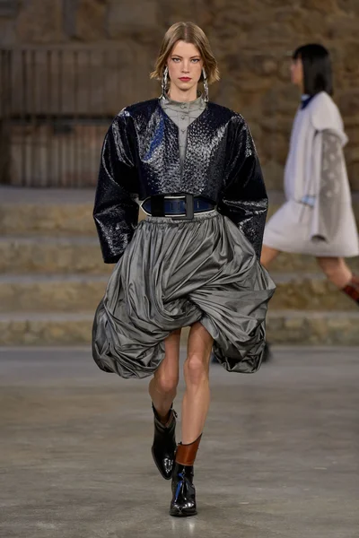 Look 54
